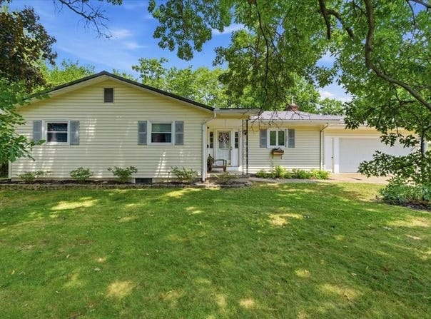929 Laurel Ave, Ashland, OH 44805