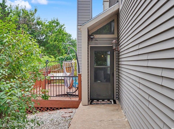 118 Glenview Drive, Lawrence, KS 66049