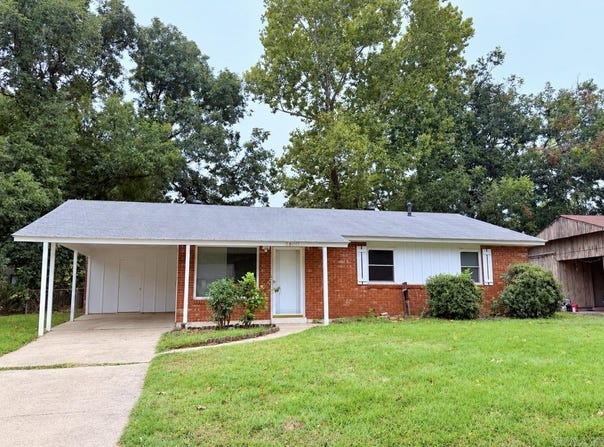 2800 Claremont Dr, Pine Bluff, AR 71603