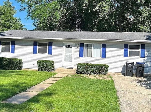 4812 W Howard Street, McHenry, IL 60051