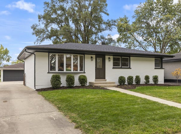 667 W Saint Aubin Drive, Addison, IL 60101