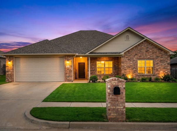 114 Brookway Lane, Longview, TX 75605