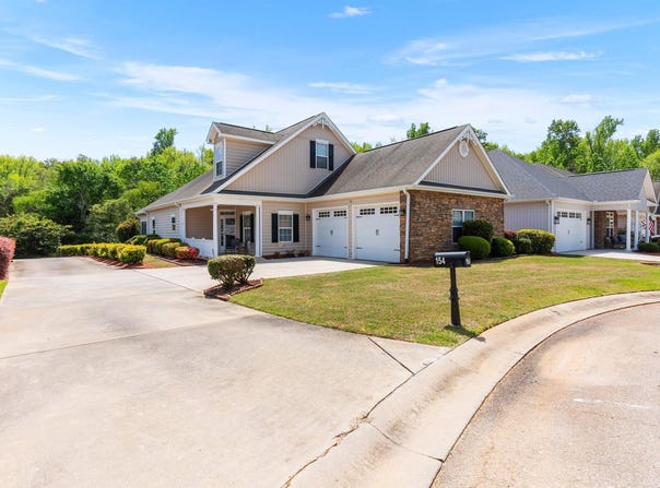 154 Fairway Oaks Drive, Perry, GA 31069