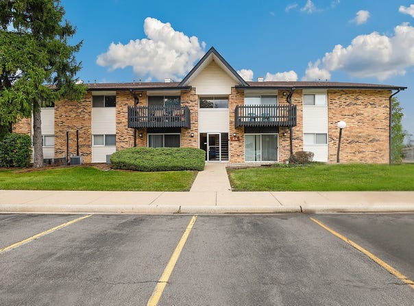 5 Kingery Quarter, Willowbrook, IL 60527