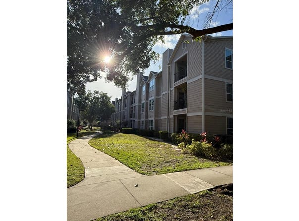 2015 ERVING Circle, OCOEE, FL 34761