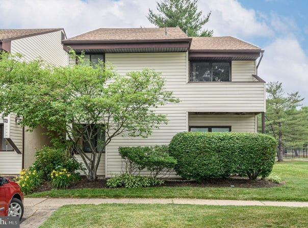 38-A E DAISY Lane, MOUNT LAUREL, NJ 08054