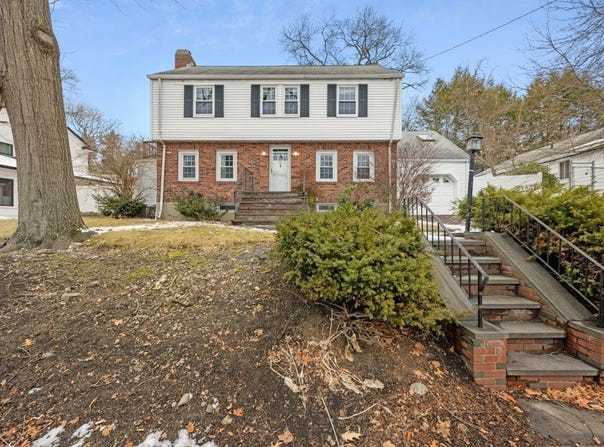 66 Brookline St, Newton, MA 02467