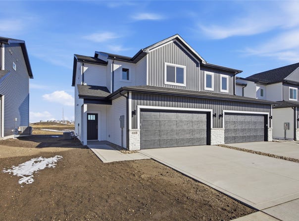 115 NE Doe Pointe Lane, Ankeny, IA 50021