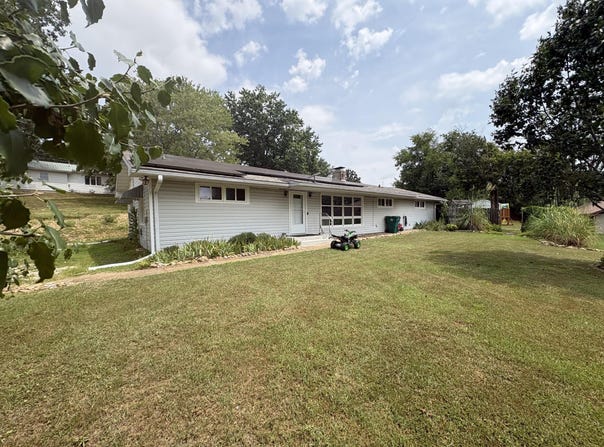 1020 Walnut Street, Cabool, MO 65689