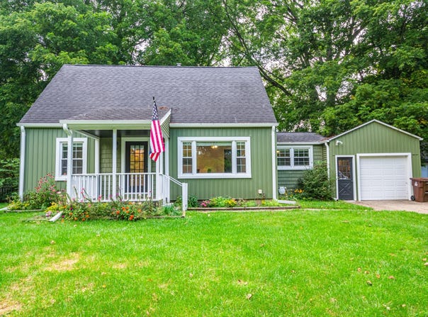 525 Brewer Street, Marshall, MI 49068