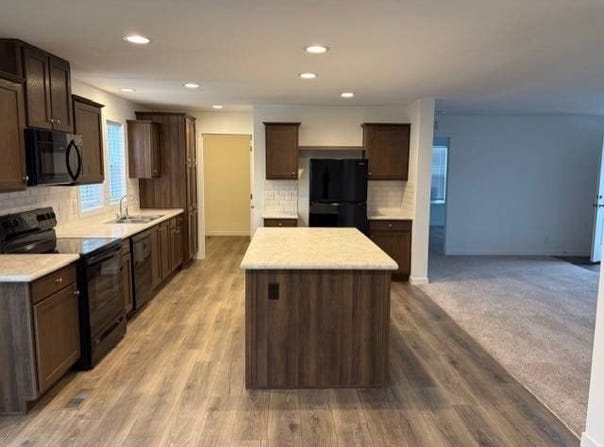 1070 E Park Street, Gardner, KS 66030