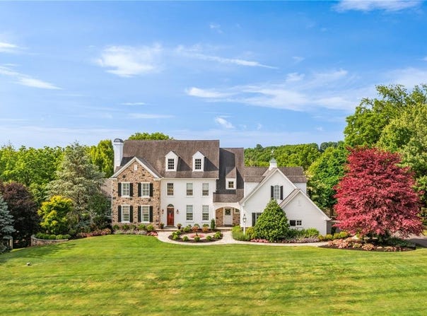 2850 Apple Valley Estates Drive, North Whitehall Twp, PA 18069