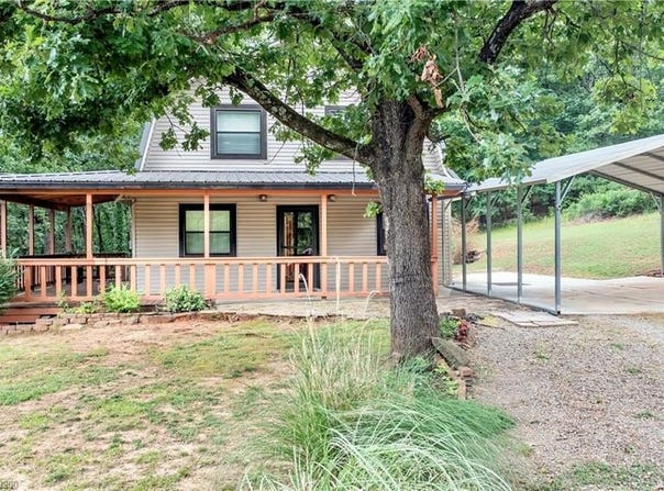 1000 Morgan LN, Muldrow, OK 74948
