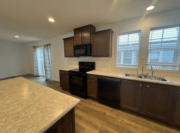 1074 E Park Street, Gardner, KS 66030