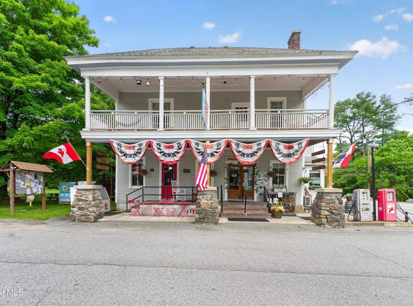 899 E Shore Drive, Adirondack, NY 12808