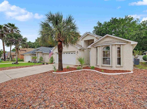 2928 Hidden Bay Blvd, Navarre, FL 32566