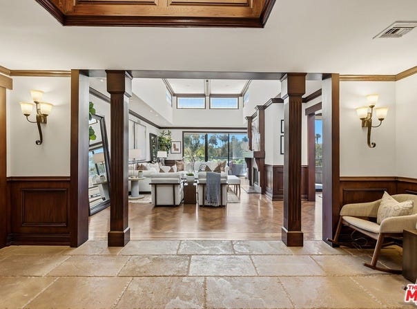 450 N Maple Dr, Beverly Hills, CA 90210