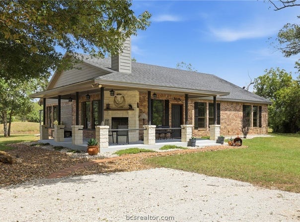 9753 River Ridge Drive, Hearne, TX 77859
