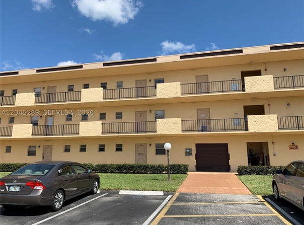 201 Berkley Rd, Hollywood, FL 33024