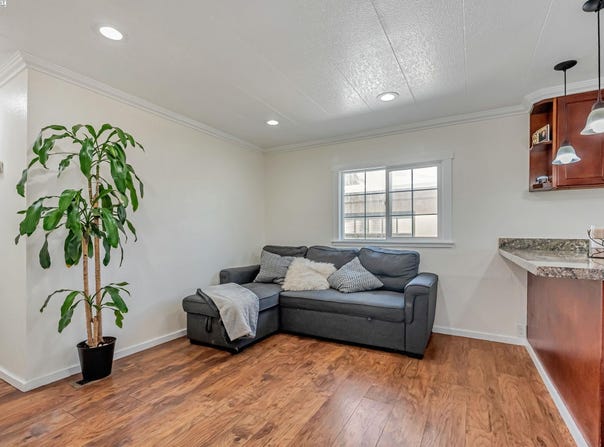 19150 Hesperian Blvd, Hayward, CA 94541