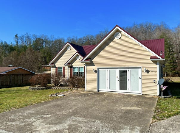 829 Boone Creek Road, Stanton, KY 40380
