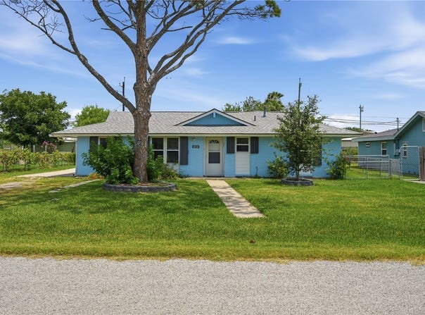 464 Sunset Drive, Ingleside, TX 78362