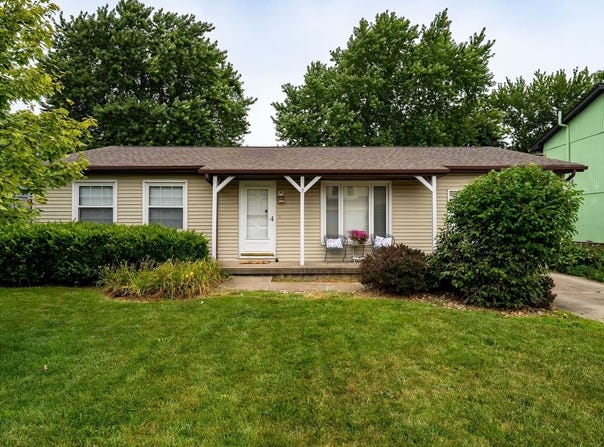 7 Cedar Court, Bloomington, IL 61701