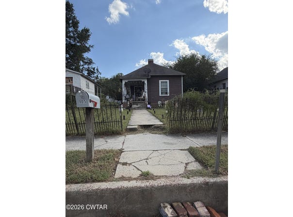 105 4th Street, Jackson, TN 38301