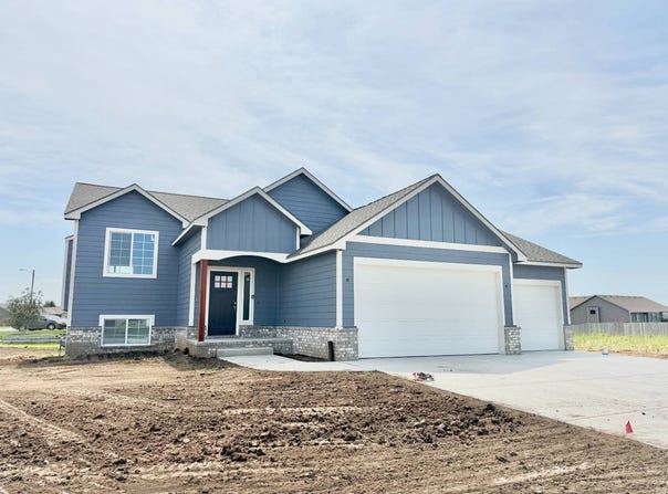 9962 Jasmine Dr., Manhattan, KS 66502