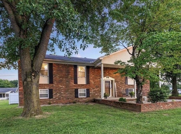 1524 Elmhurst Dr, Worthington, KY 41183