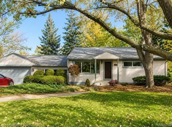 1886 Ruby Avenue, Rochester Hills, MI 48309