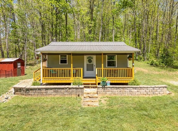 805 Sunset River Rd., Ceres, VA 24318