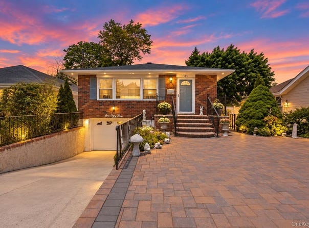 153 Davison, Lynbrook, NY 11563