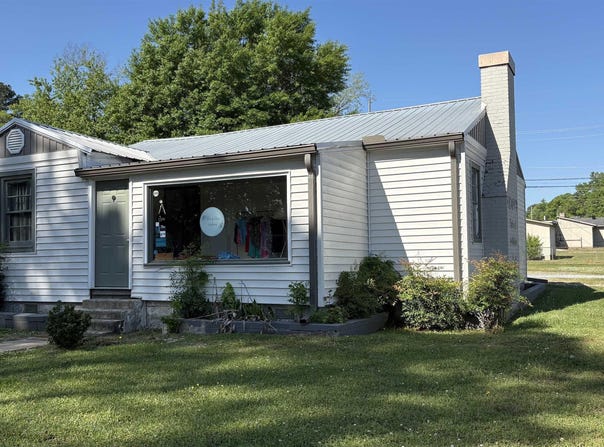 23 BROWN AVENUE, SYLACAUGA, AL 35150