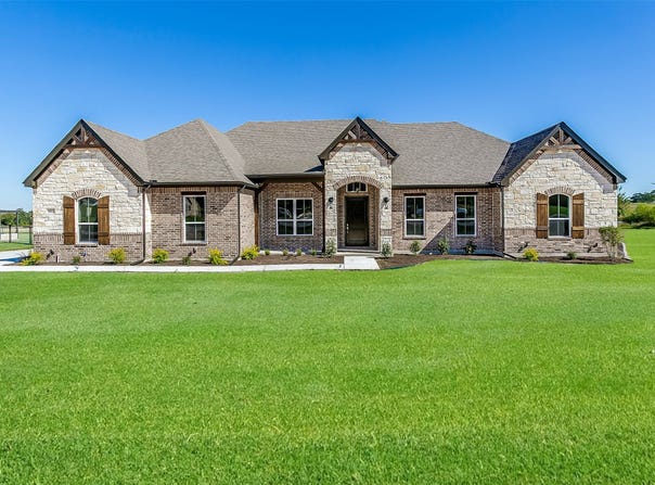 1014 Gonzollas Road, Springtown, TX 76082