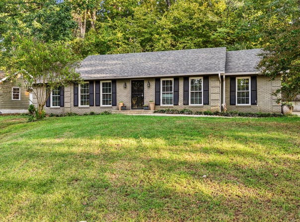 1028 Morgan Dr, New Albany, MS 38652