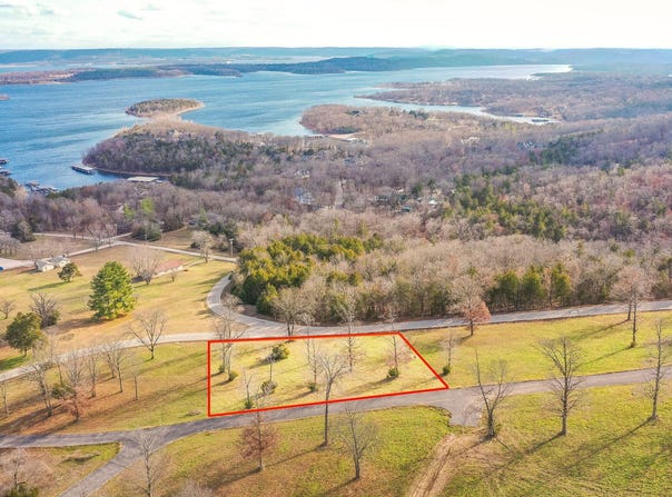 9a Carriage Oaks Drive, Reeds Spring, MO 65737