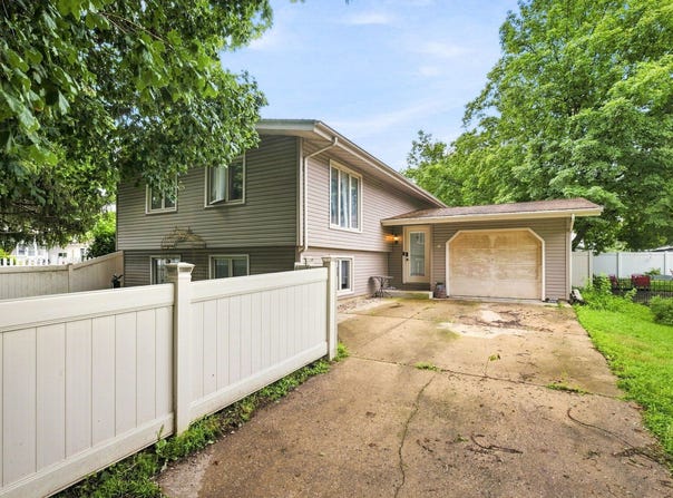 515 E High Street, Morris, IL 60450