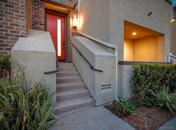 6132 Colt Pl, Carlsbad, CA 92009