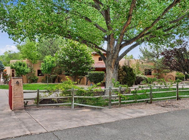 13 Camino De Las Brisas, Corrales, NM 87048