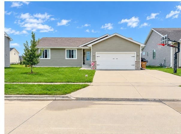 200 Summit Circle NW, Bondurant, IA 50035
