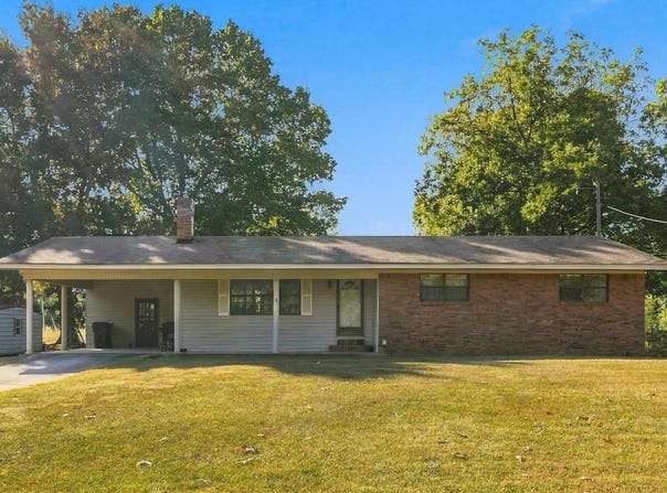 1015 Smokey Rd, Cherokee, AL 35616