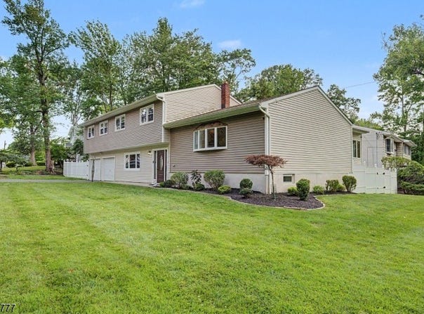 41 Montclair Ave, Edison Twp., NJ 08820-2023