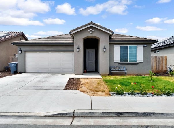 1121 Wasatch Drive, Madera, CA 93638