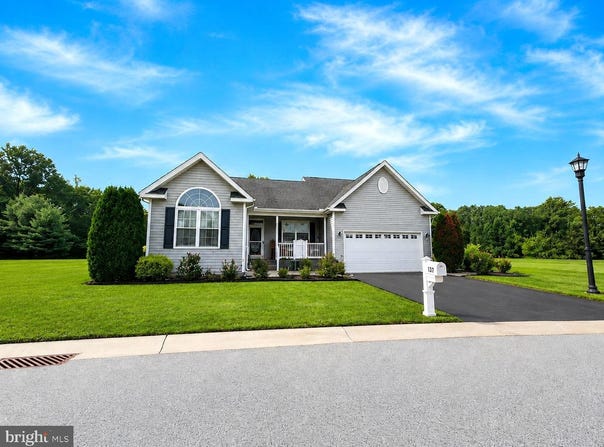 137 WATERS EDGE DR, DOVER, DE 19904