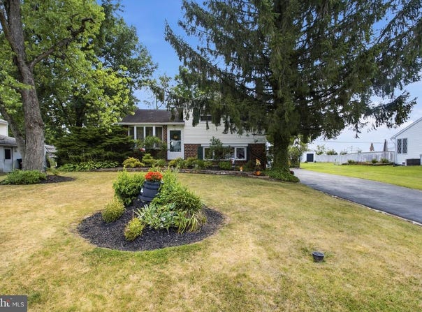 24 MIAMI RD, WEST NORRITON, PA 19403