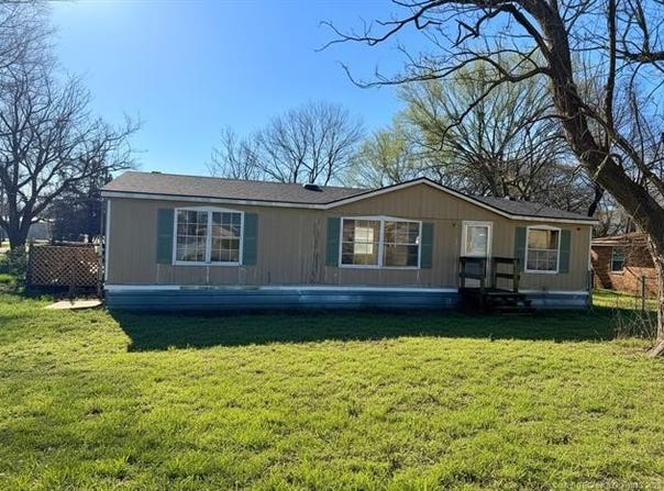 111 W Bryan, Calera, OK 74730