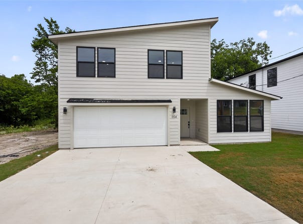 104 E Miller Street, Whitewright, TX 75491