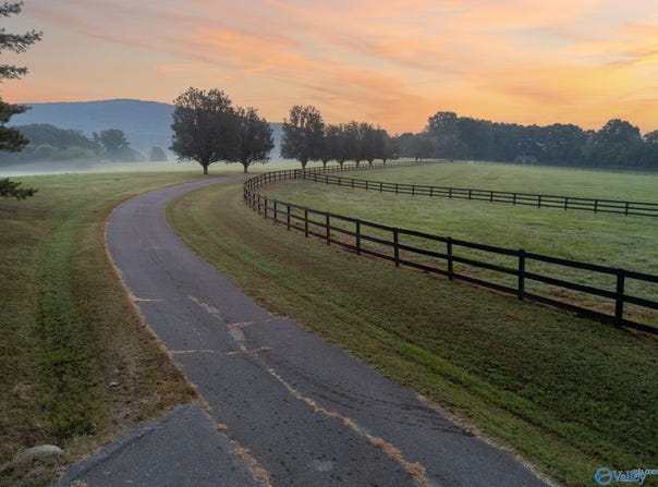 578 Hurricane Creek Road, Gurley, AL 35748