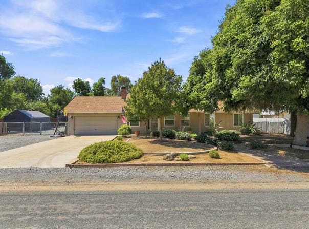 351 S Cornucopia Road, Exeter, CA 93221